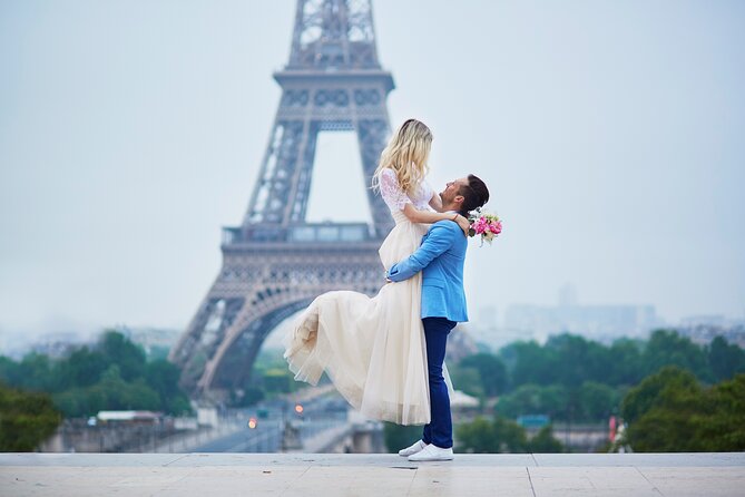 Private Romantic Photoshoot in Paris with Bouquet of Flowers - Why a Paris photoshoot can be worth your time