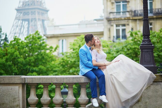 Private Romantic Photoshoot in Paris with Bouquet of Flowers - Price, timing, and private value