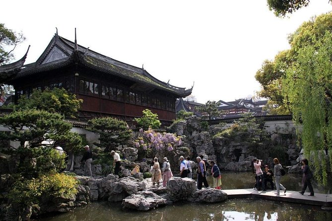 Private Shanghai Day Tour of Zhujiajiao Water Town,Yu Garden and Bund - Who will get the most from this tour?