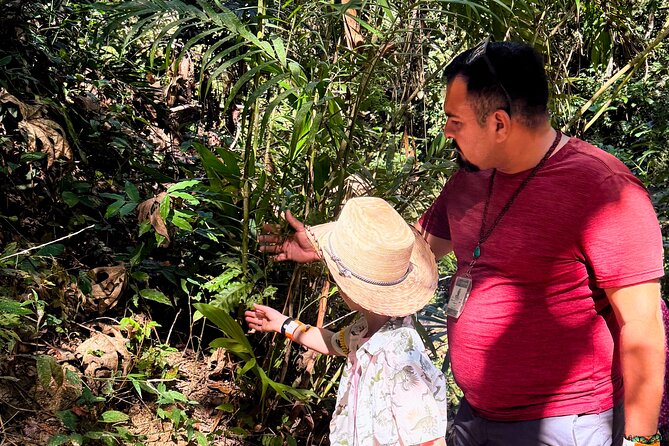 Private Tour: Botanical Garden & Petroglyphs - Watching bread bake in a clay oven