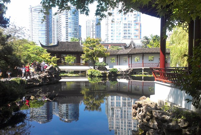 Private Tour: Gardens of Vancouver - Queen Elizabeth Park: Vancouver views from Little Mountain