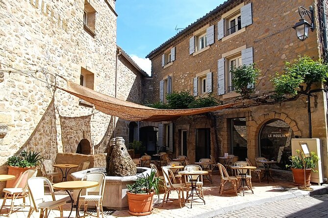 Private Tour Perched Villages of Luberon & (LAVENDER JUNE/JULY) - Gordes from the belvedere