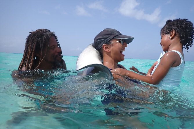 Private Tour to Stingray City & Snorkeling at Coral Gardens - Captain David’s conch salad and Cayman flavors