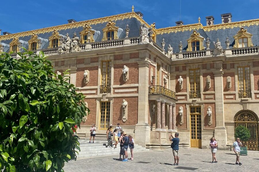 Private Versailles, Gardens, Trianon from Paris by Mercedes - Timing, walking, and practical limits