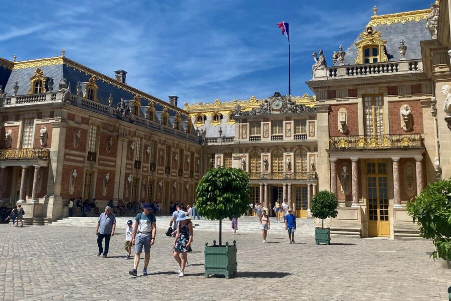 Private Versailles, Gardens, Trianon from Paris by Mercedes - Riding to the Grand Trianon instead of walking