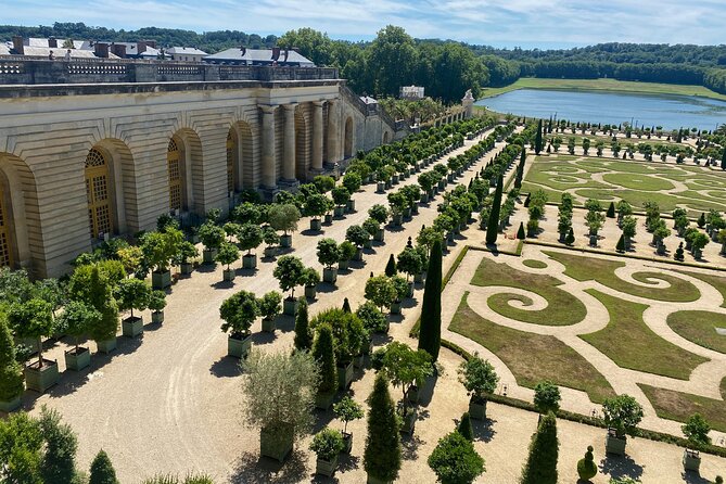 Private Versailles, Gardens, Trianon Live Guided Trip by Mercedes - Petit Trianon and the Queen’s Hamlet