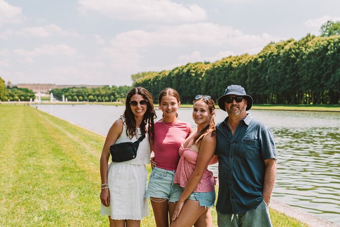 Private Versailles Palace and Garden with Van Transfer from Paris - A short lesson in Parisian revolution