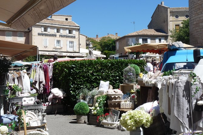 Provence Lavender Full Day Tour from Avignon - Gordes and the classic Provençal view