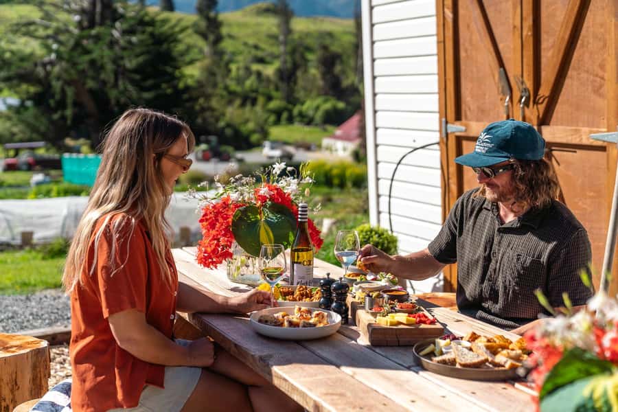 Queenstown: Walter Peak Garden to Table Experience - A garden lunch with a generous serving style