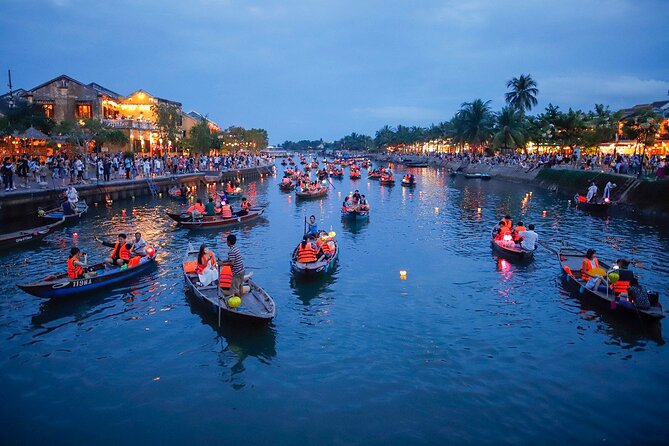 River Boat Ride by Night with Drop Flower Lantern in Hoi An - Why the Old Town setting adds value