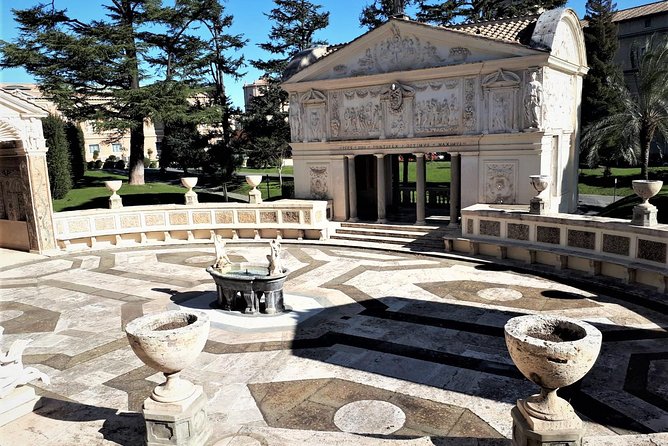 Rome: Vatican Museums and Gardens Private Tour - Pick up included - The unusual route to the Sistine Chapel