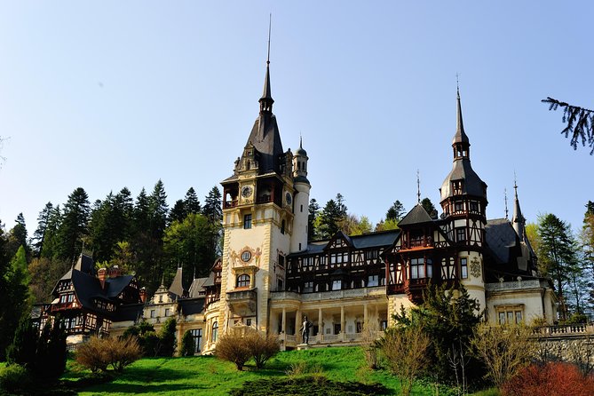 Royal Delights - Sinaia with Peles Palace and Gardens Day Trip from Bucharest - Finding lunch near the palace