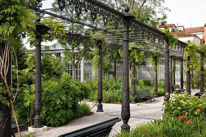 Royal Gardens & St.Mark Basin View Casanova Aperitif - Price, timing, and who gets the best value