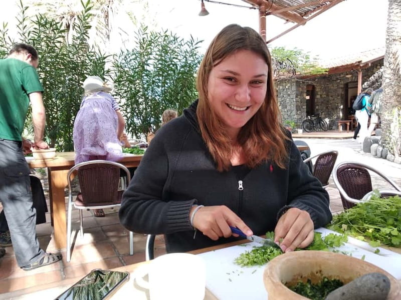Rural Life Experience: Mojo Workshop and botanical Walk - Walking through the green valley of La Laja