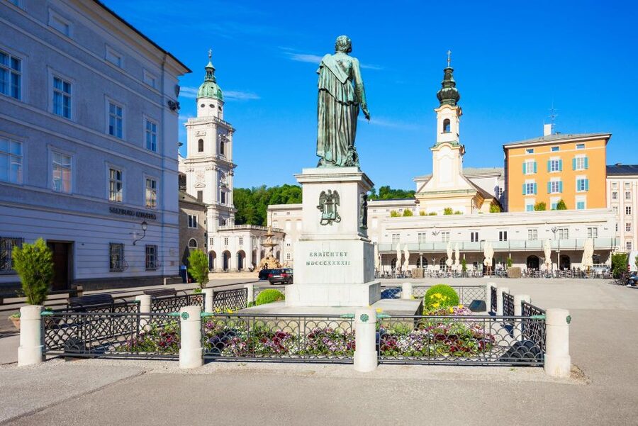 Salzburg: Old Town, Mozart, & Mirabell Gardens Walking Tour - Pace, comfort, and weather
