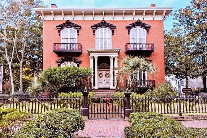 Savannah Midnight in the Garden of Good & Evil Narrated Walking Tour - West Jones Street and Savannah’s everyday side