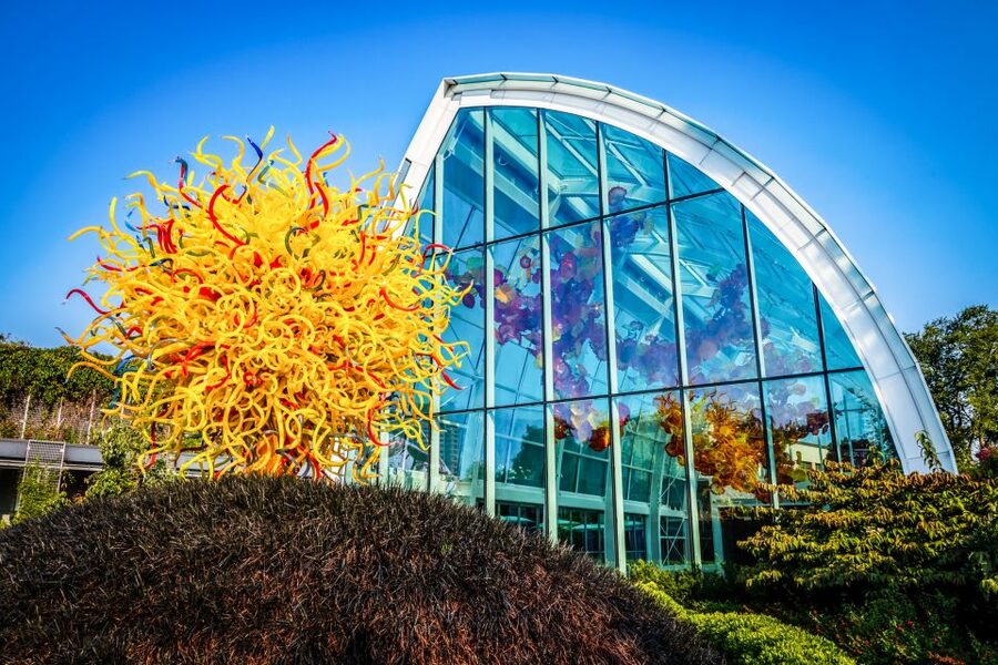 Seattle: Chihuly Garden and Glass Entry Ticket - Why Chihuly Garden and Glass Works So Well