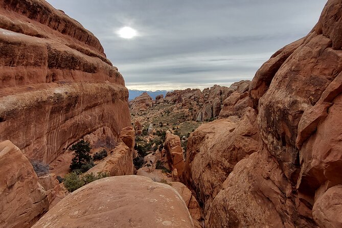 Secluded Arches Sunset Experience Best Of Devils Garden Fun Hike - Who should book this Devils Garden tour?