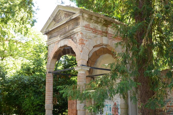 Secret Gardens of Venice Walking Tour - Finding calm at Parco Villa Groggia