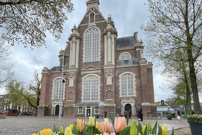 Self Guided City Tour in Amsterdam - Amsterdam Tulip - What the digital content adds