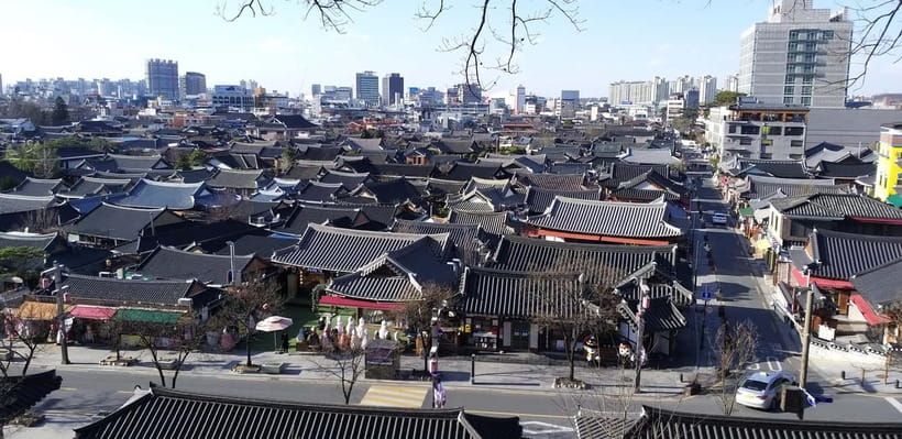 Seoul: Maisan Cherry Blossom and Jeonju Hanok Day Tour - Understanding the mid-April timing