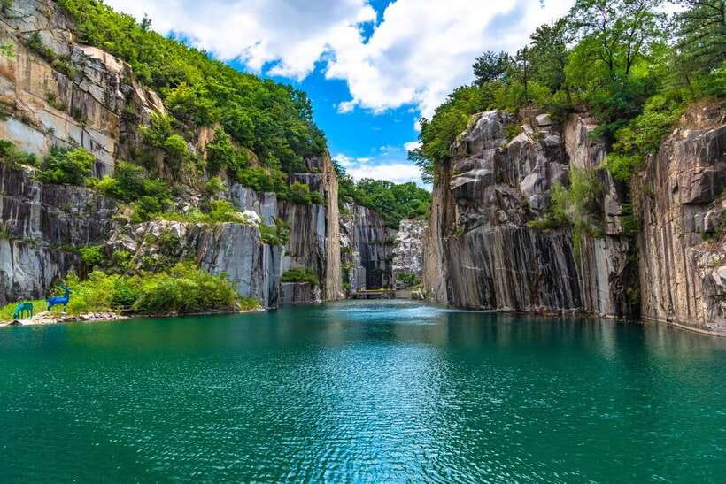 Seoul: Pocheon Art Valley, Garden and Fruit Picking Day Tour - The farm stop changes with the calendar