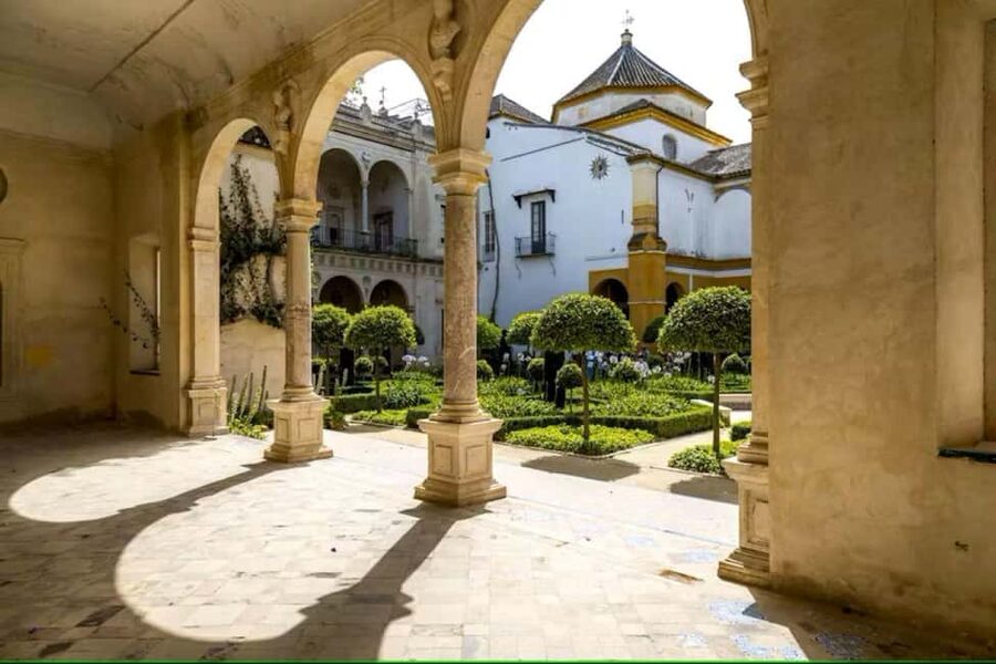 Seville: Guided Tour of Noble Houses and Grand Gardens - Palacio de Dueñas and its Gothic-Mudejar details