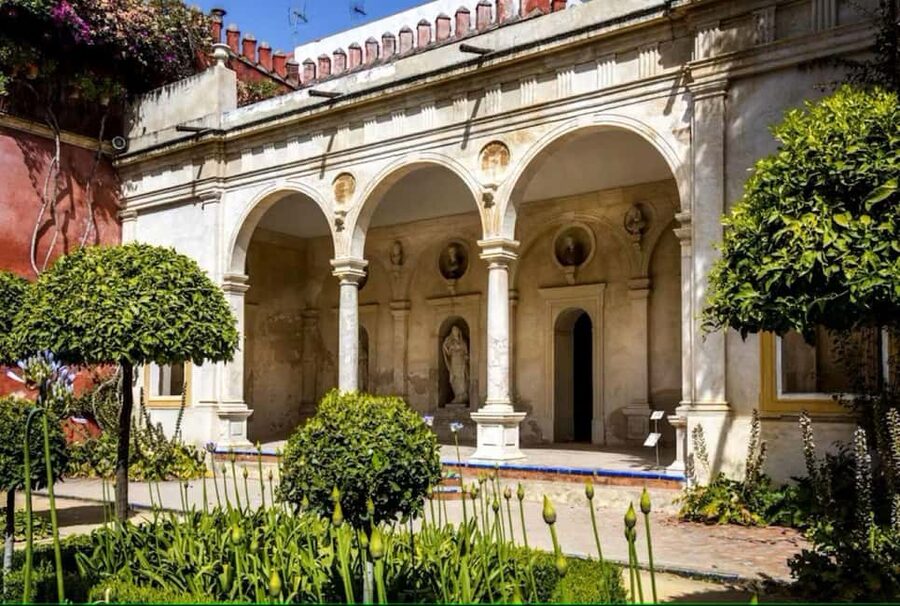 Seville: Guided Tour of Noble Houses and Grand Gardens - Who should book this tour?