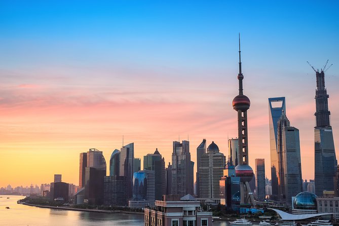 Shanghai Bus Tour:Yu Garden,Chenghuang,Zhujiajiao Water Town,Bund - How the guide and group format affect the day