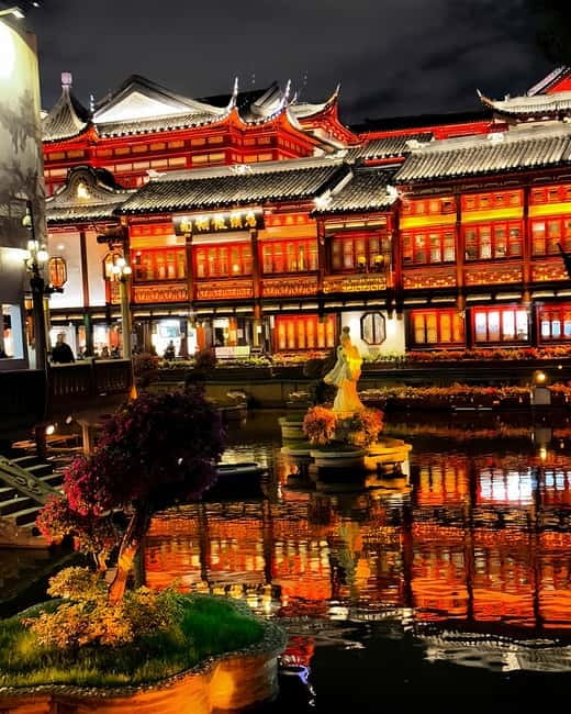 Shanghai: Jing'an Temple, Yu Garden, and Bazaar Private Tour - Yu Garden: pavilions, ponds, and carefully framed views