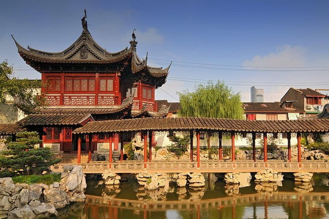 Shanghai: Yu Garden Admission Ticket - Entering through Shanghai’s modern city center