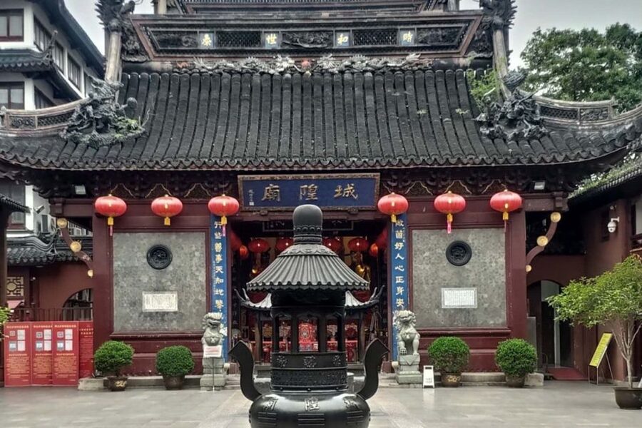 Shanghai: Yu Garden and City God Temple Walking Tour - Yu Garden Old Street and the old-city marketplace