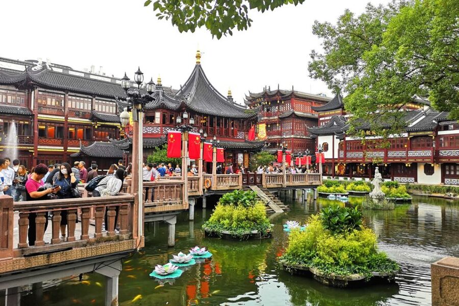 Shanghai: Yu Garden and City God Temple Walking Tour - Yu Garden, Shanghai’s carefully built private garden