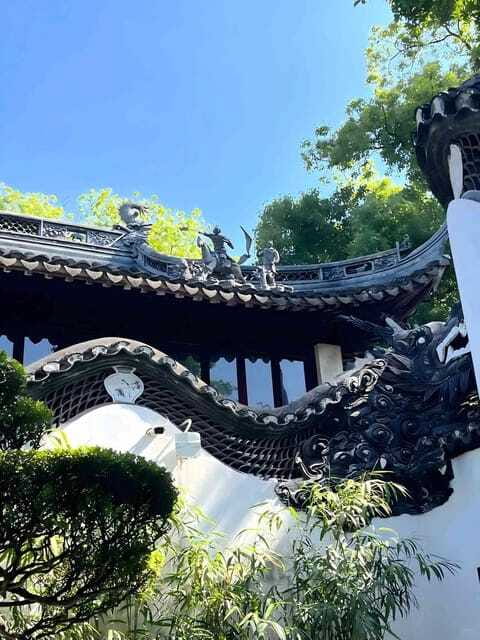 Shanghai: Yu Garden with Entry Tickets(optional) - Courtyards, halls, and old Chinese interiors