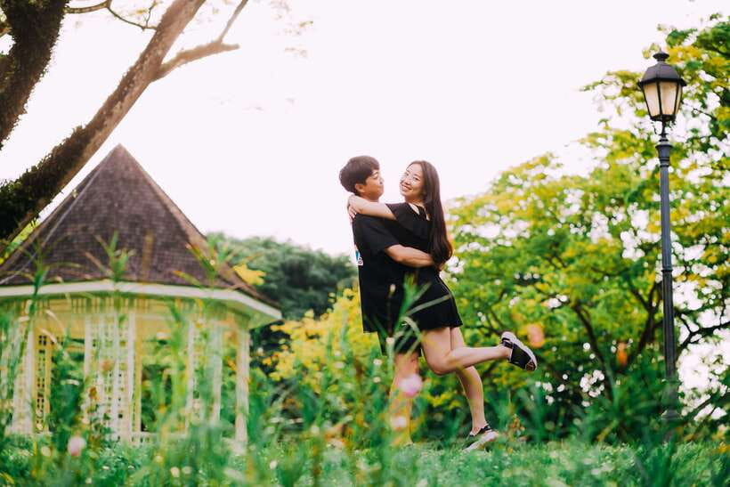 Singapore: Botanical Gardens Entry & Photography Session - A garden photo session instead of a city backdrop