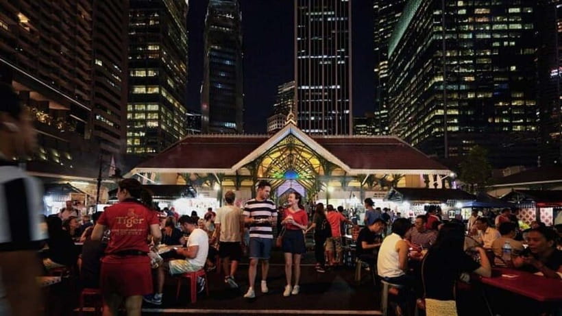 Singapore River Cruise, Spectra & Garden Rhapsody Light Show - Lau Pa Sat gives you a practical food option
