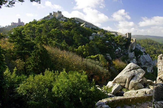 Sintra & Cascais Day Tour with Pena Palace Entry and Gardens Walk - Cabo da Roca: fifteen minutes at the edge of Europe