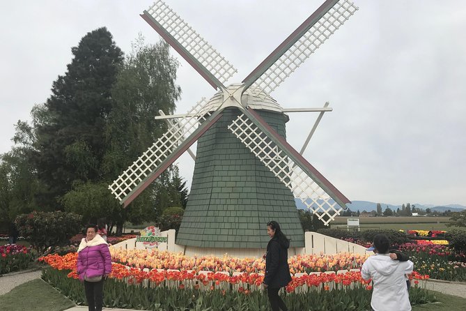 Skagit Valley Tulip Festival Day Tour from Seattle - La Conner gives you a welcome pause