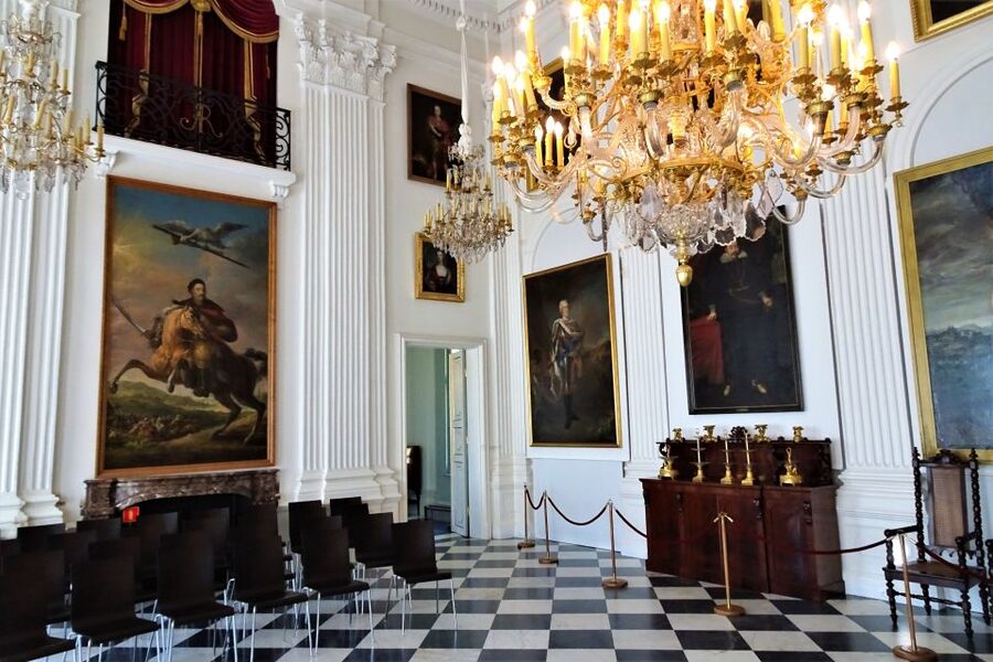 Skip-the-Line Wilanow Palace and Gardens Private Tour Warsaw - From formal courtyards to the Baroque Garden