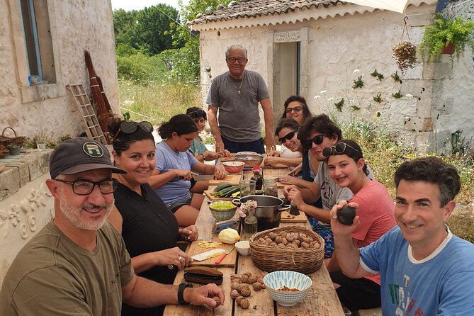 Slowlife Family Farm- Cook with us From Garden to Table Syracuse - A Sunday lunch that begins in the garden