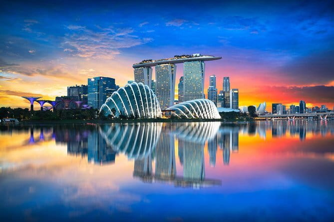 (Small Group) Night Wonders of Singapore: Cruise & Light Shows - Ending at Lau Pa Sat