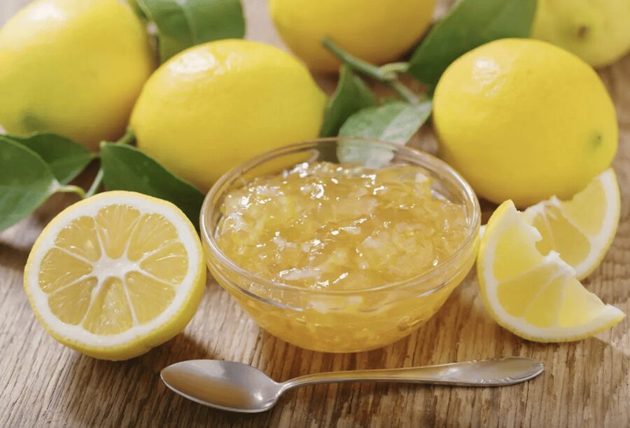 Sorrento: Lemon Garden Guided Tour with Tastings - Lemon gardens with a local family guide