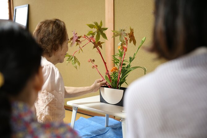 Special Ikebana Experience Guided by an Ikebana Master, Mrs. Inao - Who will enjoy this Kurashiki experience