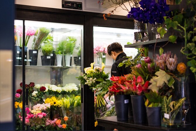 Special Ikebana Experience Guided by an Ikebana Master, Mrs. Inao - Booking, timing, and cancellation details