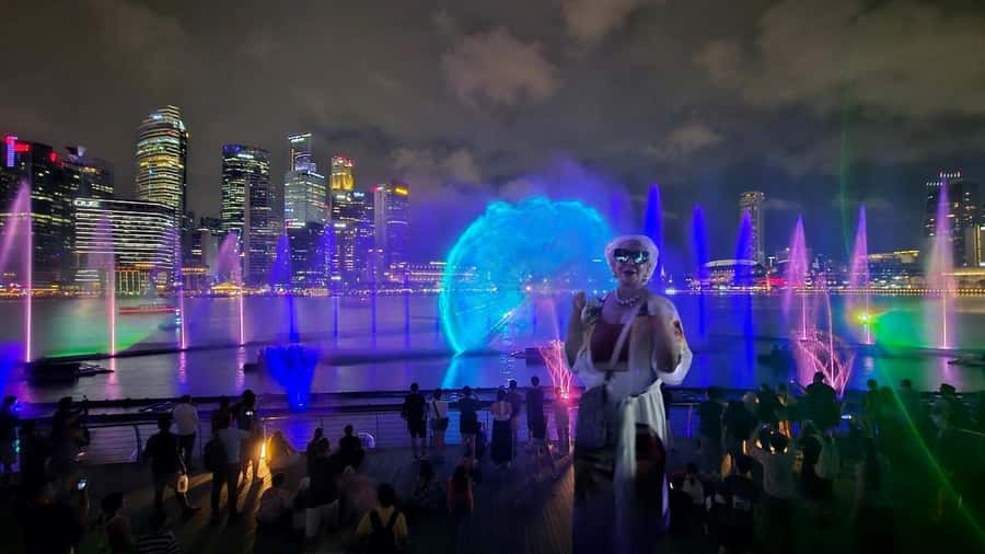 Spectra & Garden Rhapsody Shows with Singapore River Cruise - Spectra turns Marina Bay Sands into the evening stage