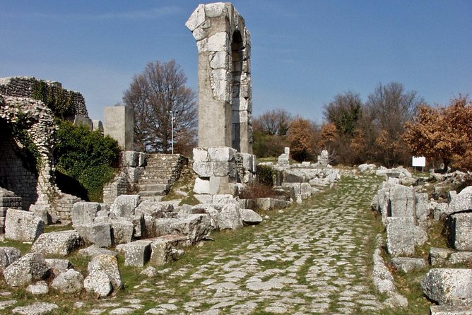 Spello: a journey through flowers, mosaics and ancient Roman ruins - Villa of Mosaics: a Roman house beneath the modern town