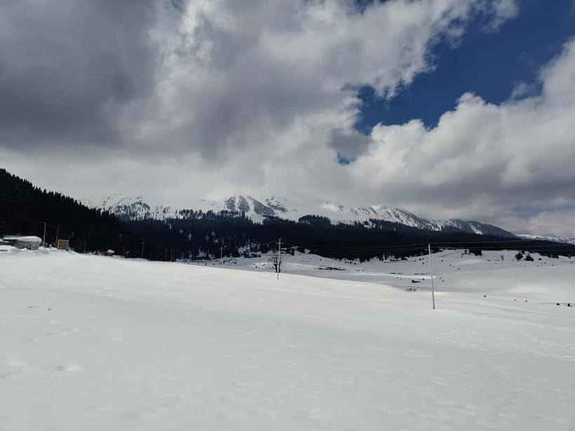 Srinagar: Gulmarg Day Tour - Explore the Meadow of Flowers - Riding the Gulmarg Gondola to Phase 1