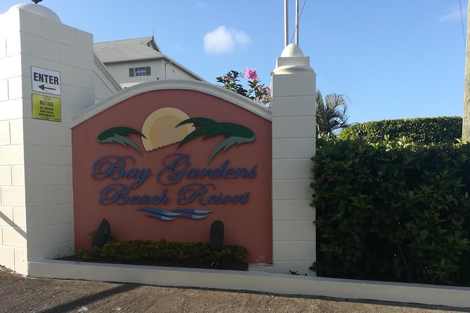 St Lucia Airport Transfer to ANY Bay Gardens location - Meeting your driver at Hewanorra International Airport
