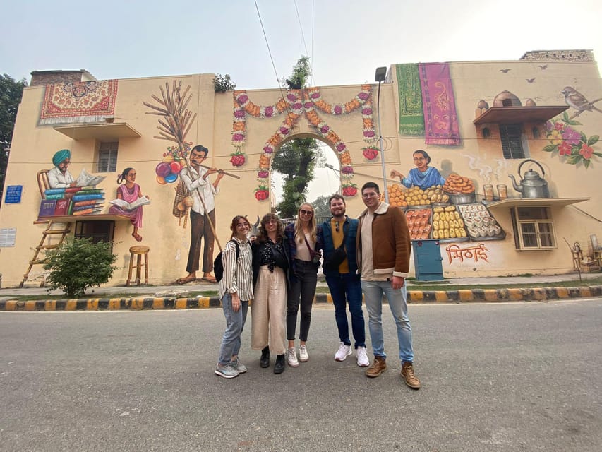 Street Art Walk with Chai & Snack - Timing, booking, and what to bring