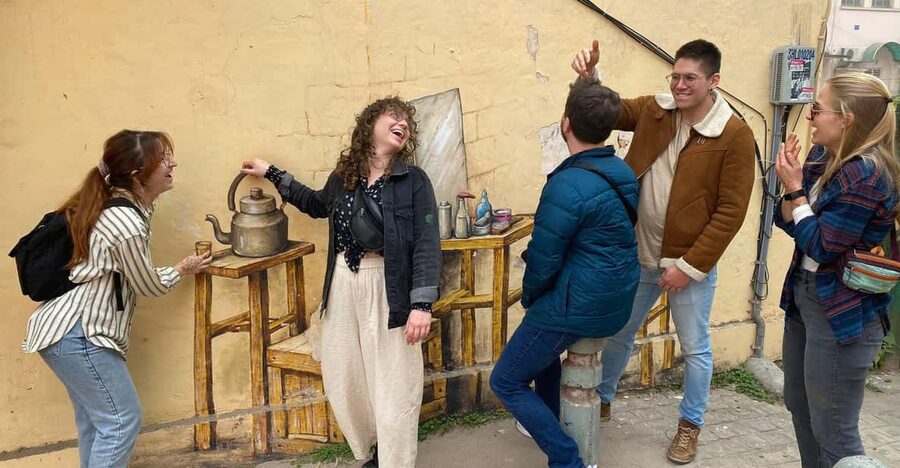 Street Art Walk with Chai & Snack - Who should book this walk